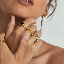 Load image into Gallery viewer, Chunky Emerald Stone Ring Gold
