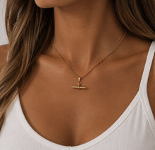 Load image into Gallery viewer, T-Bar Necklace Gold
