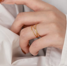 Load image into Gallery viewer, Zephyr Ring Gold

