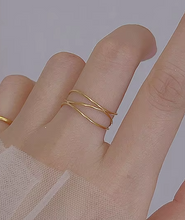 Load image into Gallery viewer, Zephyr Ring Gold
