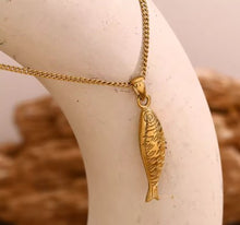 Load image into Gallery viewer, Fish Necklace Gold
