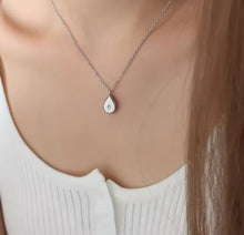 Load image into Gallery viewer, Auriga Rectangle Necklace Silver
