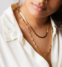 Load image into Gallery viewer, Paperclip Chain Necklace Gold
