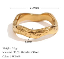 Load image into Gallery viewer, Ophelia Curved Ring Gold

