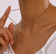 Load image into Gallery viewer, Fish Necklace Gold

