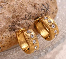 Load image into Gallery viewer, Clara Vintage Style Huggie Gold
