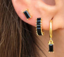 Load image into Gallery viewer, Sana Black Baguette Stud Gold
